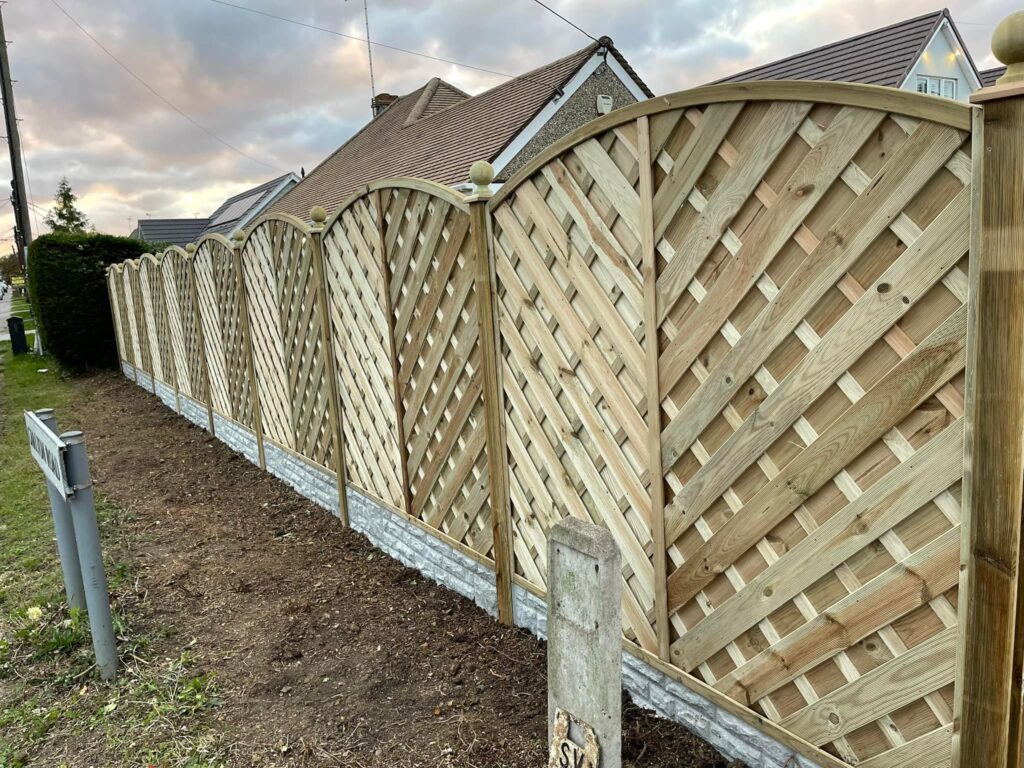 Garden Fencing, Durapost, Gravel Boards, Gates, Sky Fencing