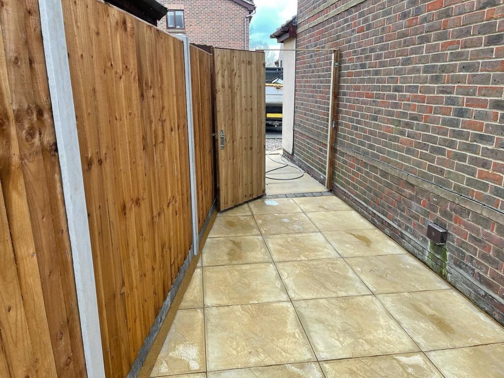 Garden Fencing, Durapost, Gravel Boards, Gates, Sky Fencing