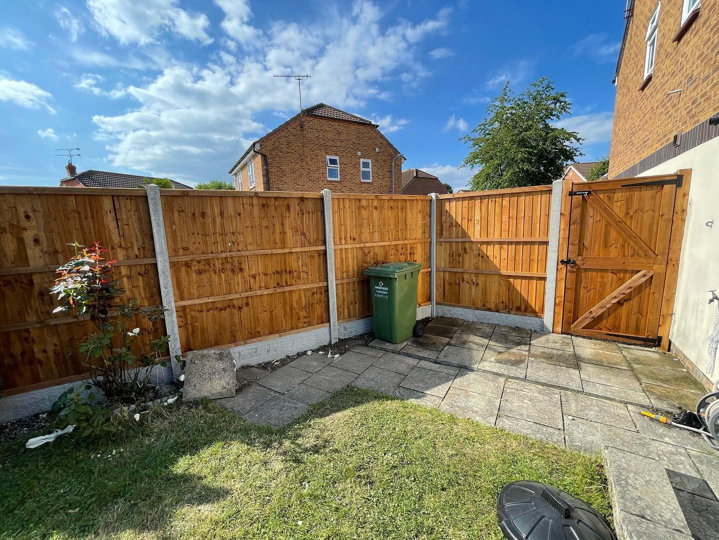 Garden Fencing, Durapost, Gravel Boards, Gates, Sky Fencing