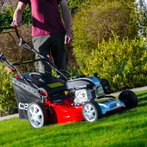Cobra 46cm Self Propelled Petrol Lawnmower - M46SPCVX - Image 8