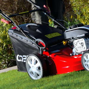 Cobra 46cm Self Propelled Petrol Lawnmower - M46SPCVX - Image 6
