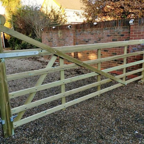 Garden Fencing, Durapost, Gravel Boards, Gates, Sky Fencing